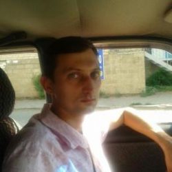 Молодой человек ищет девушку Молодой человек ищет девушку