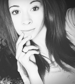 Девушка, нужен мужчина для романтических встреч и позитивного настроения Девушка, нужен мужчина для романтических встреч и позитивного настроения