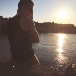 Парень ищет симпатичную девушку для встреч без обязательств и комерции в Петрозаводске Парень ищет симпатичную девушку для встреч без обязательств и комерции в Петрозаводске